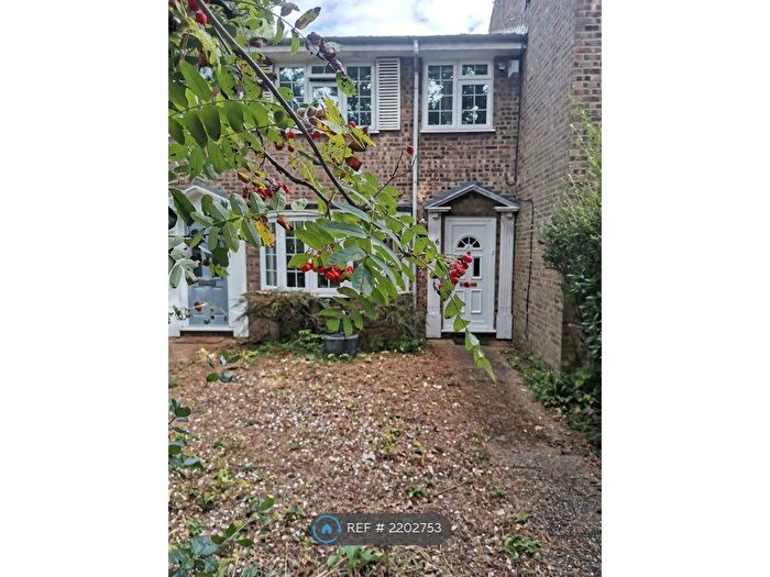 3 Bedroom Terraced House To Rent In Broomhall Lane, Woking, GU21