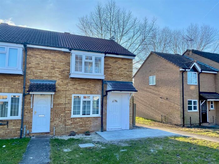 2 Bedroom Property To Rent In Danziger Way, Borehamwood, WD6