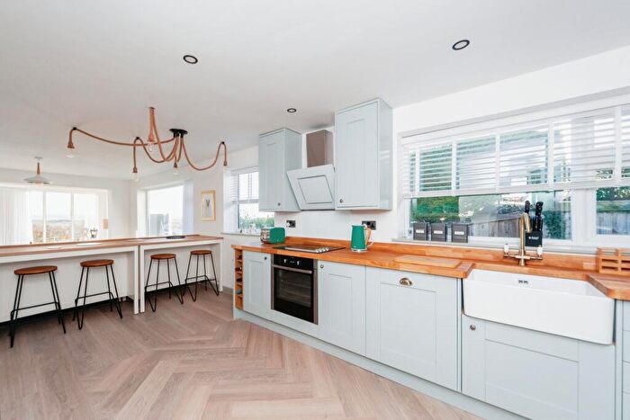 4 Bedroom Bungalow For Sale In The Avenue, Prestatyn, Denbighshire, LL19