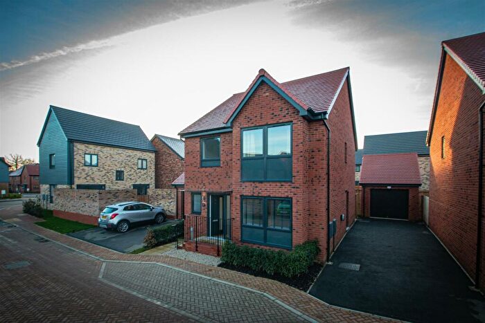 4 Bedroom Detached House To Rent In Atlay Gardens, Whitehouse Park, Milton Keynes, MK8