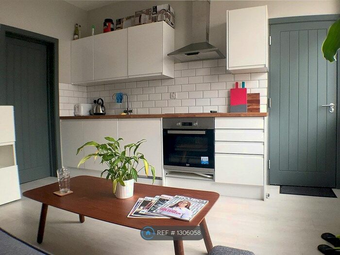 1 Bedroom Flat To Rent In Town Hill, Warrington WA1