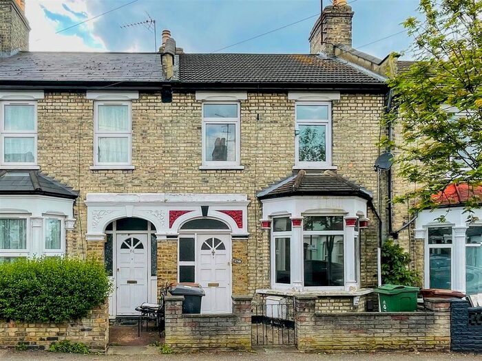 3 Bedroom Terraced House To Rent In Kenilworth Avenue, Walthamstow, E17