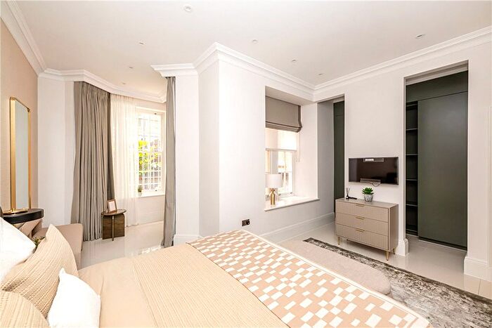 1 Bedroom Flat To Rent In Stratton Street, London, W1J