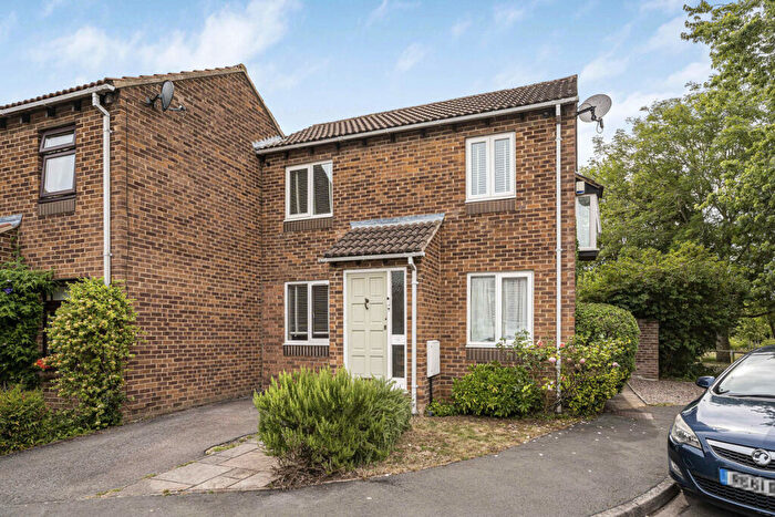 3 Bedroom End Of Terrace House For Sale In Flatford Place, Kidlington, OX5