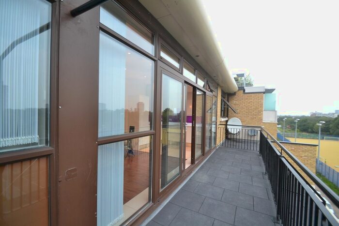 2 Bedroom Flat To Rent In Copperfield Road, Mile End - Limehouse, E3