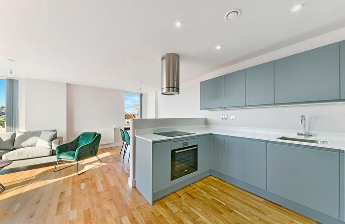 2 Bedroom Flat To Rent In The Oakwood, Colina Road, London, N15