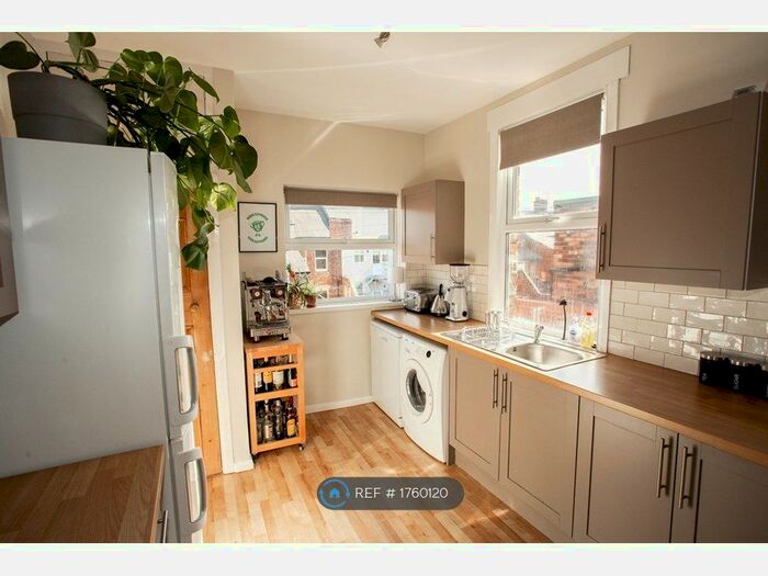 3 Bedroom Flat To Rent In Heaton, Newcastle-Upon-Tyne, NE6
