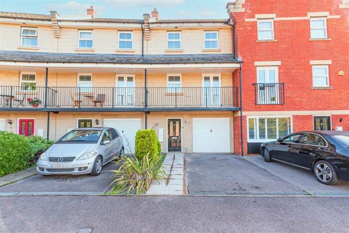 4 Bedroom Town House To Rent In Aphelion Way, Shinfield, Reading, RG2