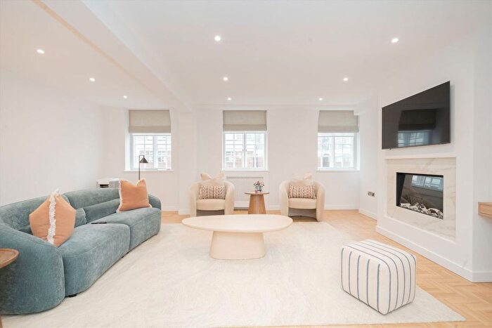 4 Bedroom Flat To Rent In Whiteheads Grove, Chelsea, SW3