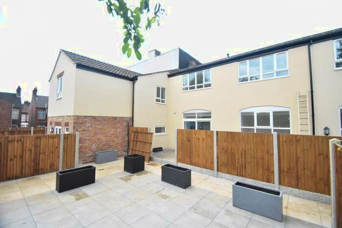 2 Bedroom Flat To Rent In Kingham Way, Luton, LU2