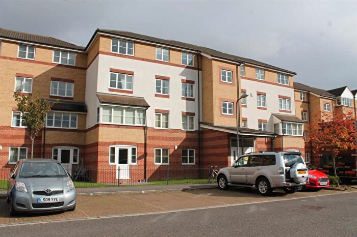 2 Bedroom Apartment To Rent In Peatey Court, Princes Gate, HP13