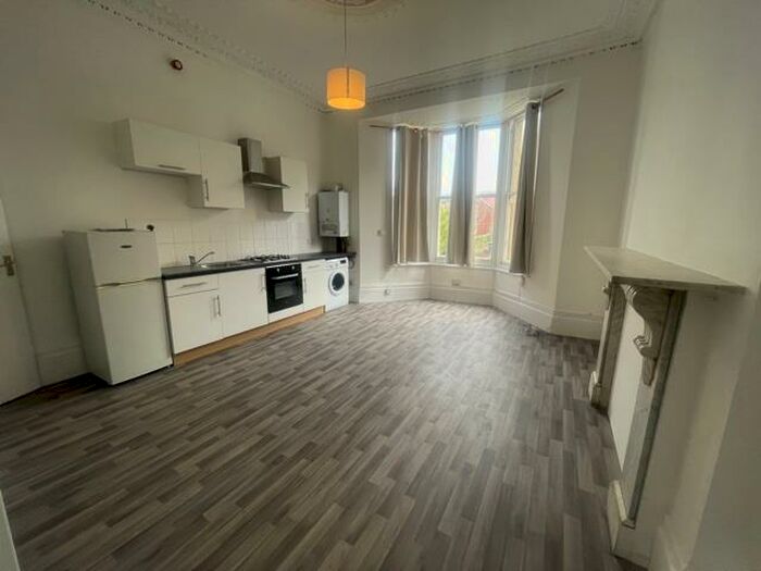 2 Bedroom Flat To Rent In Cotham Brow, Bristol, BS6