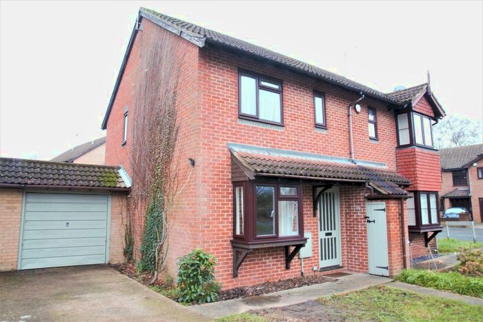2 Bedroom Semi-Detached House To Rent In Roycroft Lane, Finchampstead, Wokingham RG40