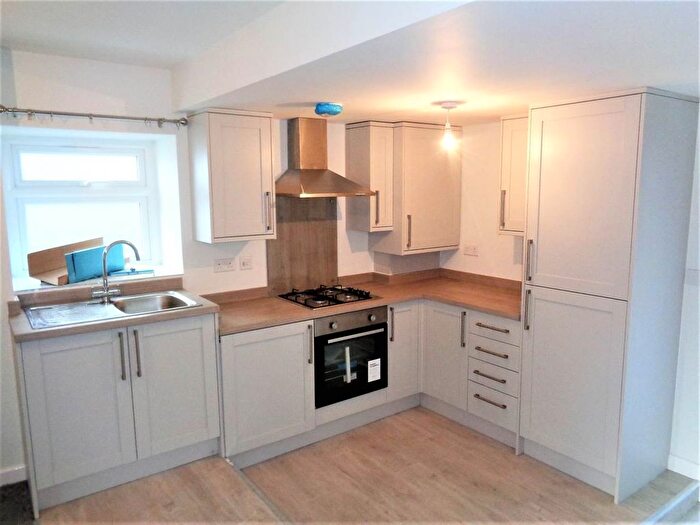 2 Bedroom Flat To Rent In North Road, Yate, Bristol, BS37