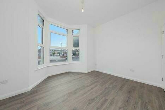 2 Bedroom Flat To Rent In Manor Park Road, London, NW10