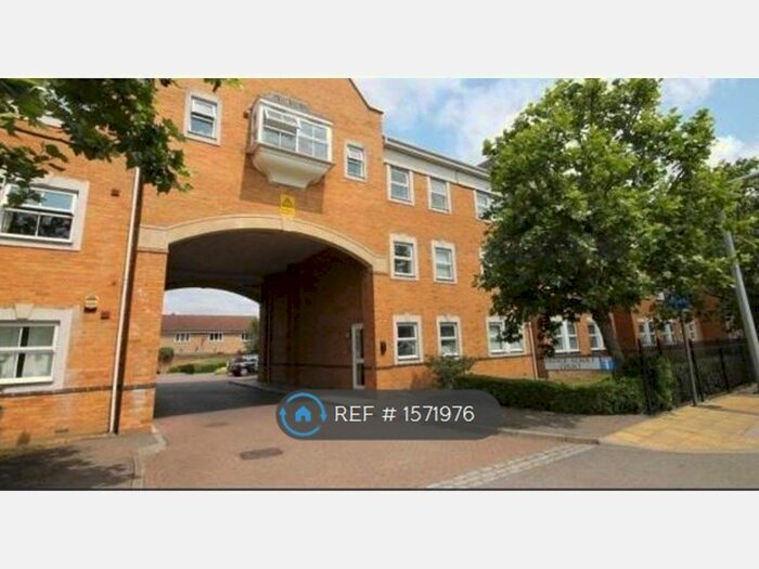 2 Bedroom Flat To Rent In Prince Albert Court, Sunbury-On-Thames, TW16