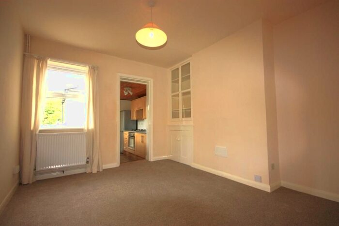 3 Bedroom Semi-Detached House To Rent In Springfield Road, Guildford, GU1