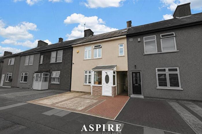 3 Bedroom Terraced House For Sale In Baron Road, Dagenham, RM8