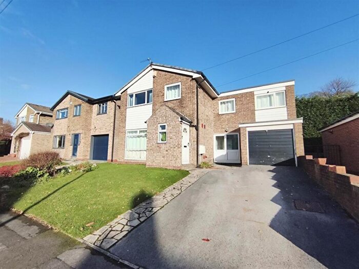 4 Bedroom Detached House To Rent In Hall Grove, Staincross, Barnsley, S75