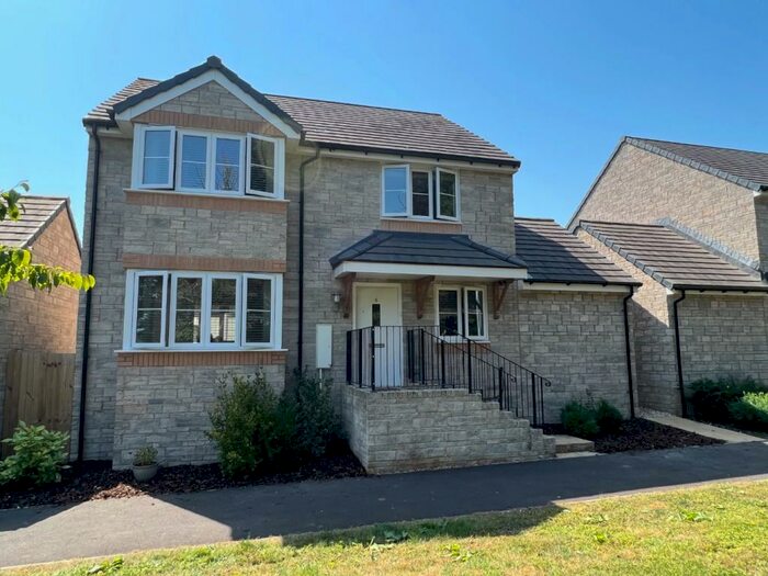 4 Bedroom Detached House To Rent In Paulton, Bristol, BS39