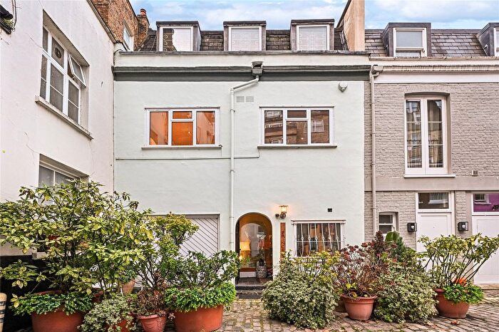 2 Bedroom Mews For Sale In Princes Mews, London, W2