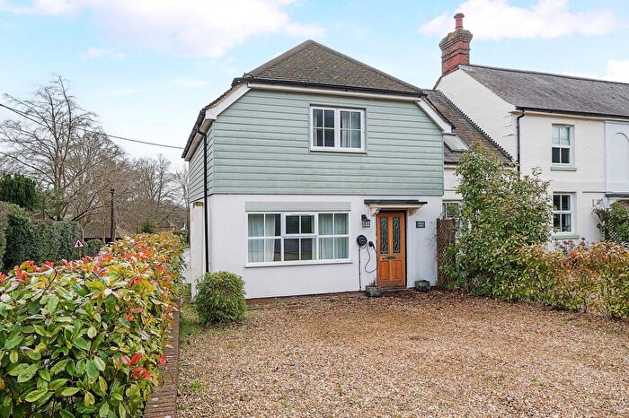 2 Bedroom House To Rent In Robin Way, Wormley, GU8