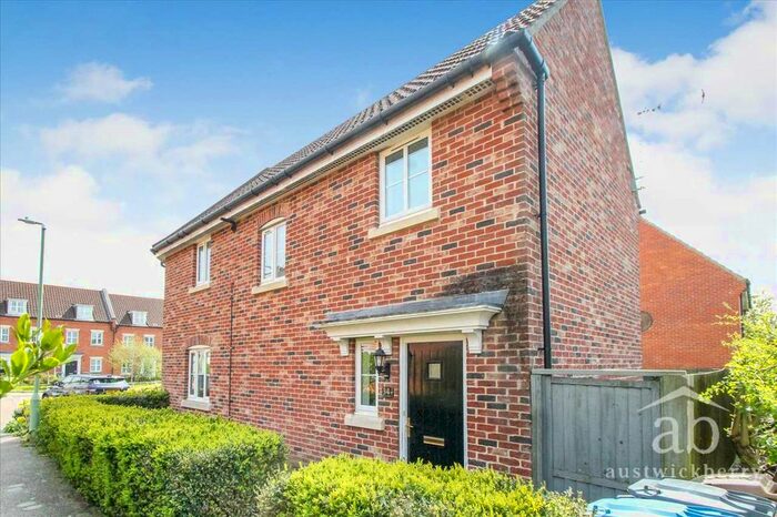 3 Bedroom Semi-Detached House To Rent In Peasey Gardens, Kesgrave, Ipswich, IP5