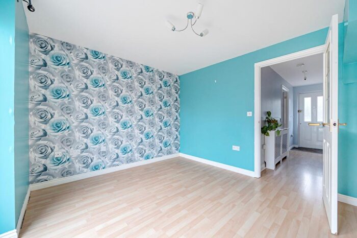 2 Bedroom End Of Terrace House For Sale In Carterton, Oxfordshire, OX18