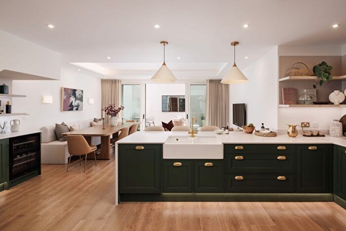 5 Bedroom Detached House For Sale In Bicknell Way, London, SW17