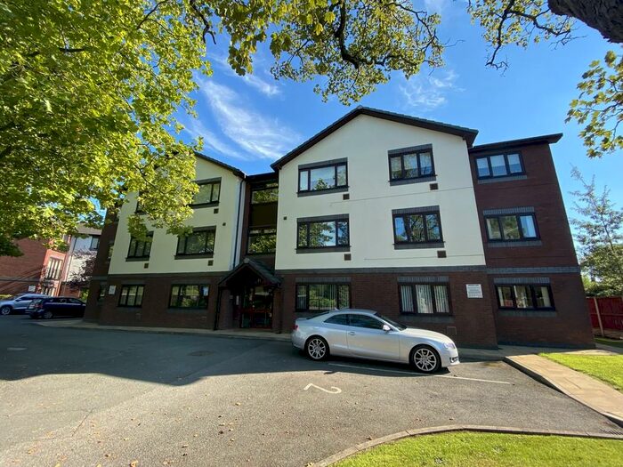 2 Bedroom Ground Flat To Rent In Bowring Court, L14