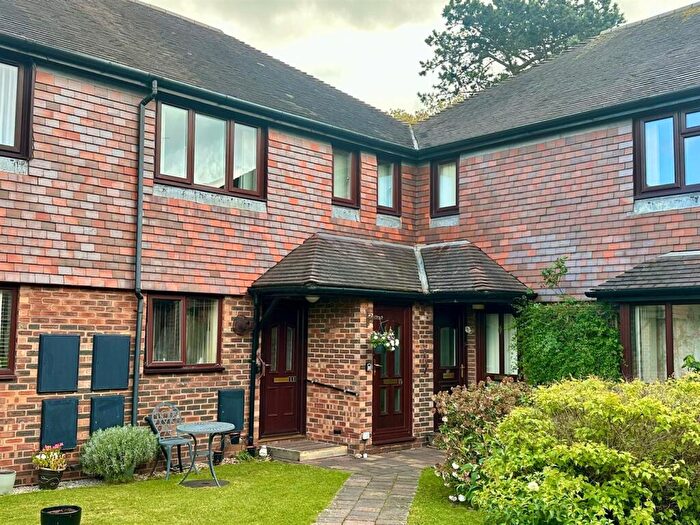 2 Bedroom Flat For Sale In Beechwood Court, Hereford, HR1
