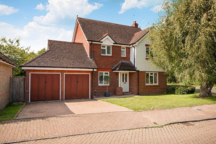4 Bedroom Detached House For Sale In Petworth Drive, Horsham, RH12