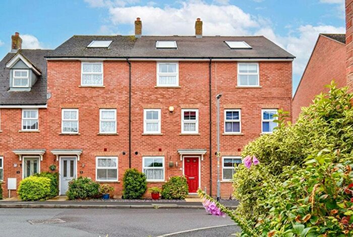 4 Bedroom Terraced House For Sale In Anzio Road, Devizes, Wiltshire, SN10