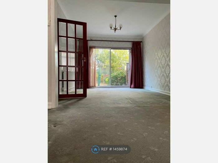 3 Bedroom Terraced House To Rent In Chadville Gardens, Romford, RM6