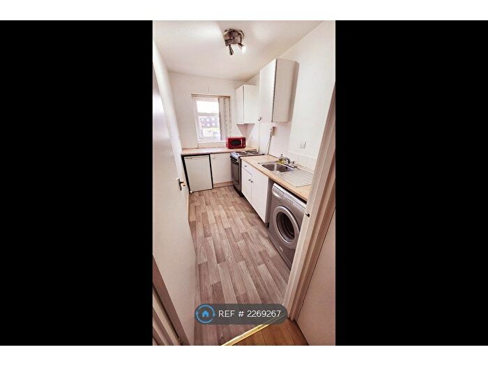 1 Bedroom Flat To Rent In Carden Close, Liverpool, L4