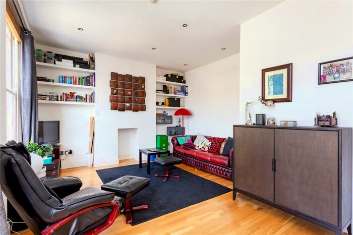 2 Bedroom Apartment To Rent In Southgate Road, Islington, London, N1