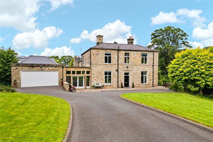 4 Bedroom Semi-Detached House For Sale In Stoney Bank Lane, Thongsbridge, Holmfirth, HD9