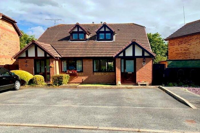 2 Bedroom Semi-Detached House To Rent In Cae Capel, Aberconwy, LL31