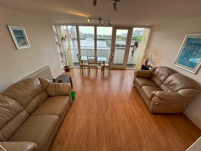 2 Bedroom Flat To Rent In Royal Quay, Liverpool, L3
