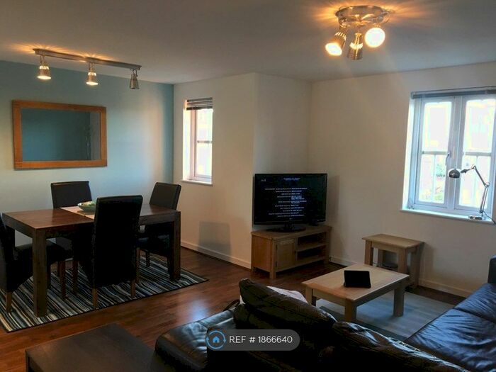 2 Bedroom Flat To Rent In Chesterfield Road, Lichfield, WS13