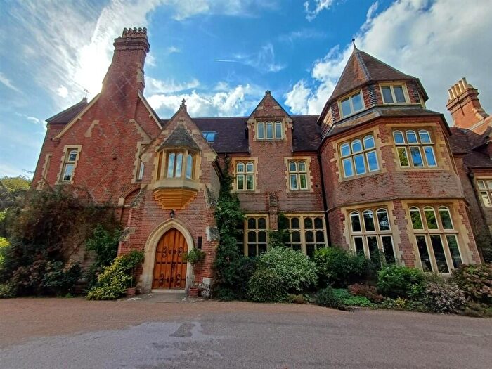 1 Bedroom Flat For Sale In Grenehurst Park ( Fff & Parking Space), Capel, Dorking, RH5
