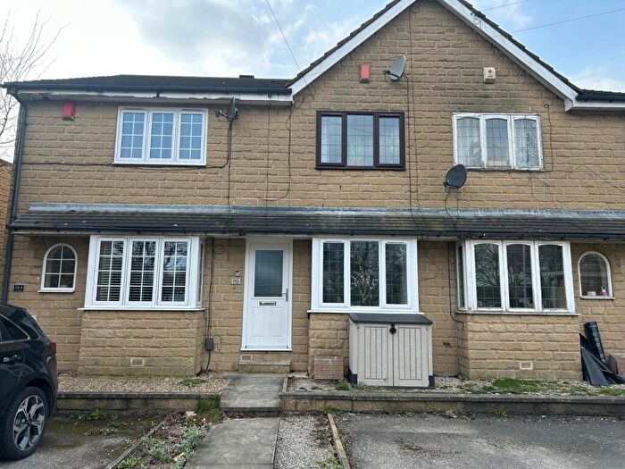 2 Bedroom Town House For Sale In Town Gate, Wyke, Bradford, BD12