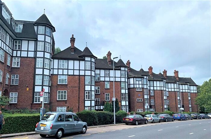 2 Bedroom Apartment To Rent In Vernon Court, Hendon Way, Childs Hill, NW2