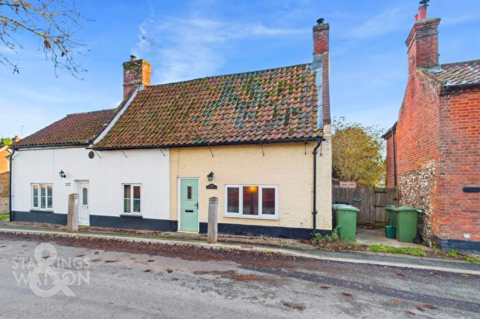 2 Bedroom Cottage For Sale In Crown Road, Buxton, Norwich, NR10