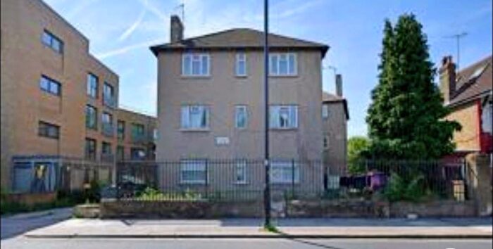 2 Bedroom Flat To Rent In Western Road, Southall, UB2