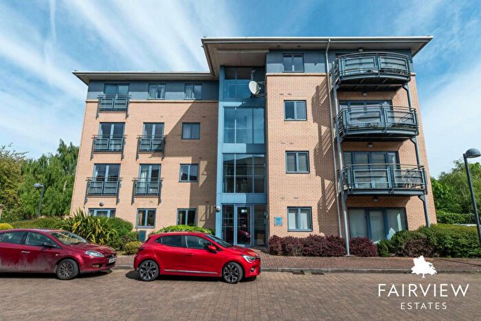 2 Bedroom Apartment For Sale In Castle Quay Close, Nottingham, NG7