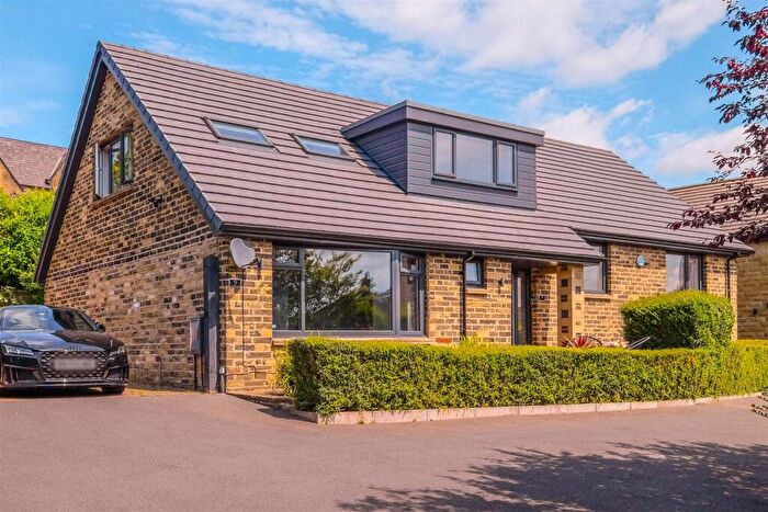 5 Bedroom Detached House For Sale In Smithfield Avenue, Halifax, HX3