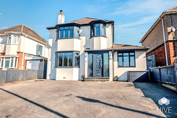 4 Bedroom Detached House For Sale In Victoria Avenue, Swanage, BH19