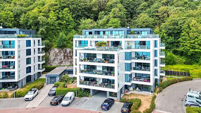 3 Bedroom Flat For Sale In Encombe, Sandgate, CT20