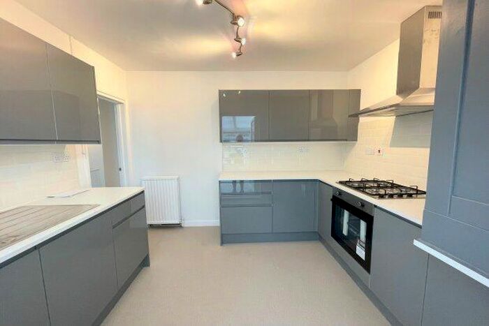 2 Bedroom Property To Rent In Heathway, Dagenham, RM10